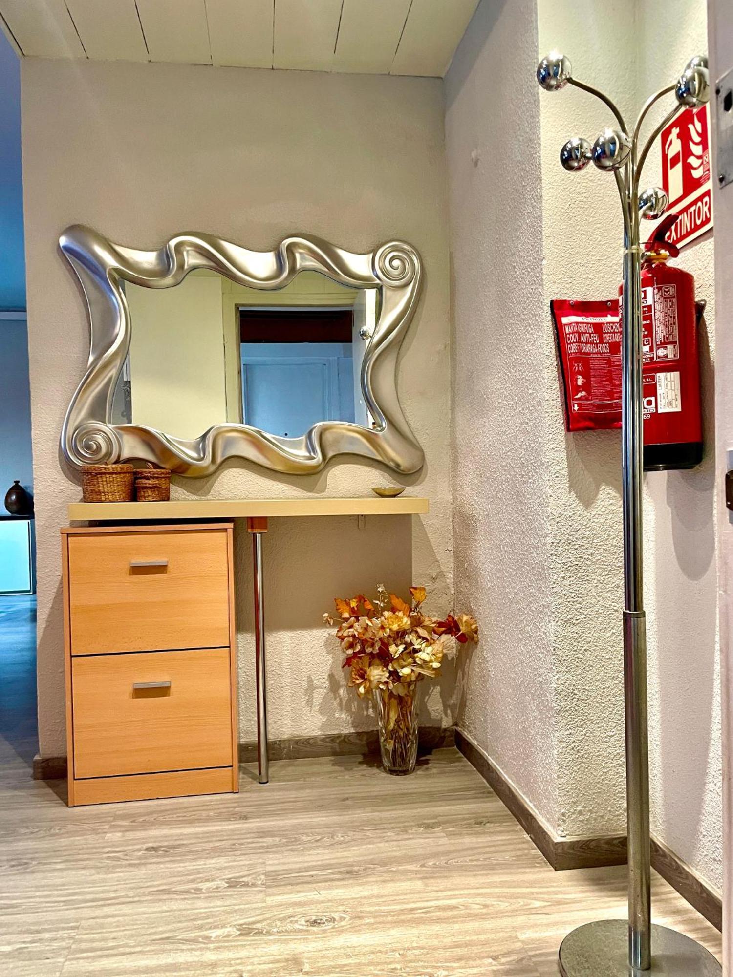 Apartamento Ideal บาร์เซโลนา ภายนอก รูปภาพ